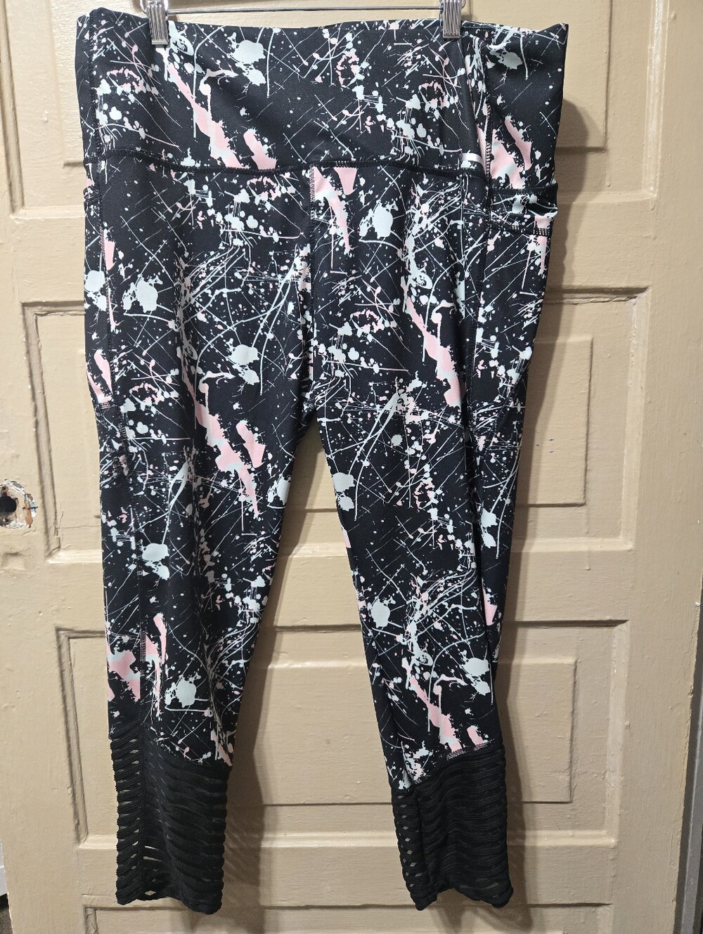 JGX Performance Paint Splatter Crop Leggings EUC Size: 3X